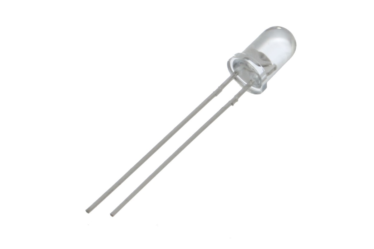 נורת LED שקופה בצילום תקריב על רקע לבן